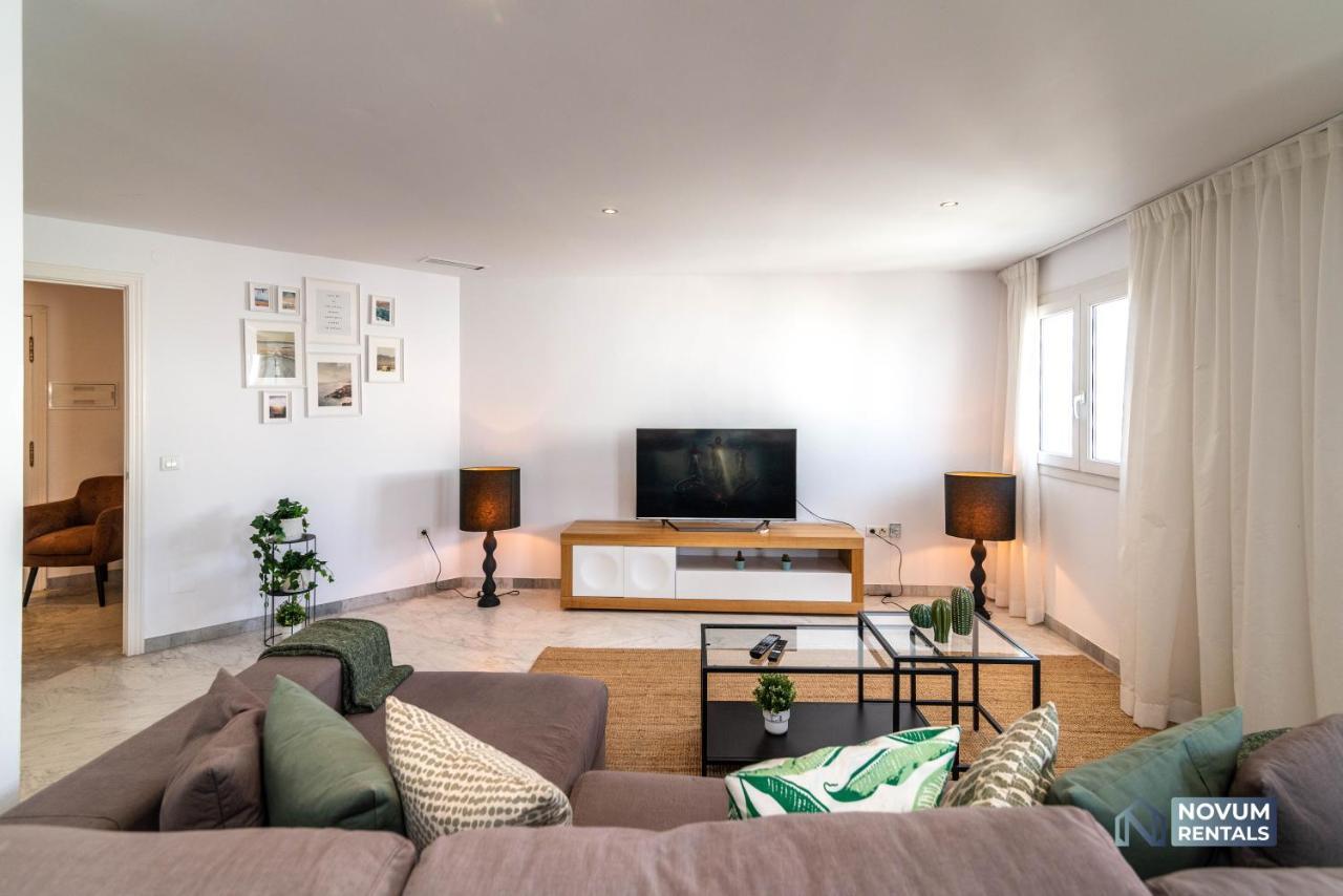 Puerto Banus Finest 2-Bdrm Apt - 50 Metres To Beach 马尔韦利亚 外观 照片