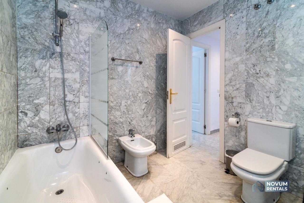 Puerto Banus Finest 2-Bdrm Apt - 50 Metres To Beach 马尔韦利亚 外观 照片