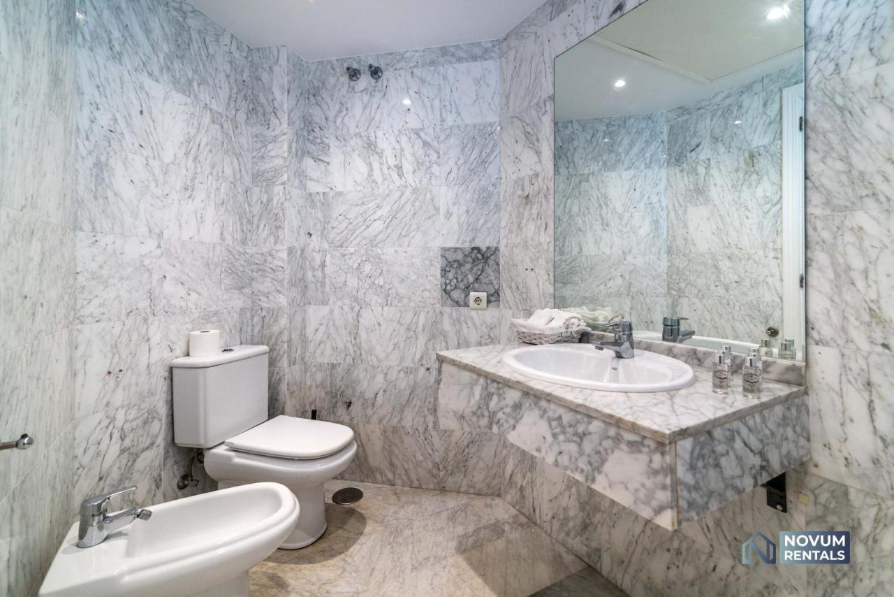 Puerto Banus Finest 2-Bdrm Apt - 50 Metres To Beach 马尔韦利亚 外观 照片